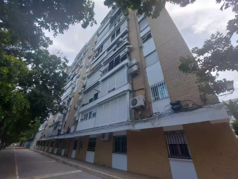 Edifico de apartamentos en San Jerónimo, Sevilla