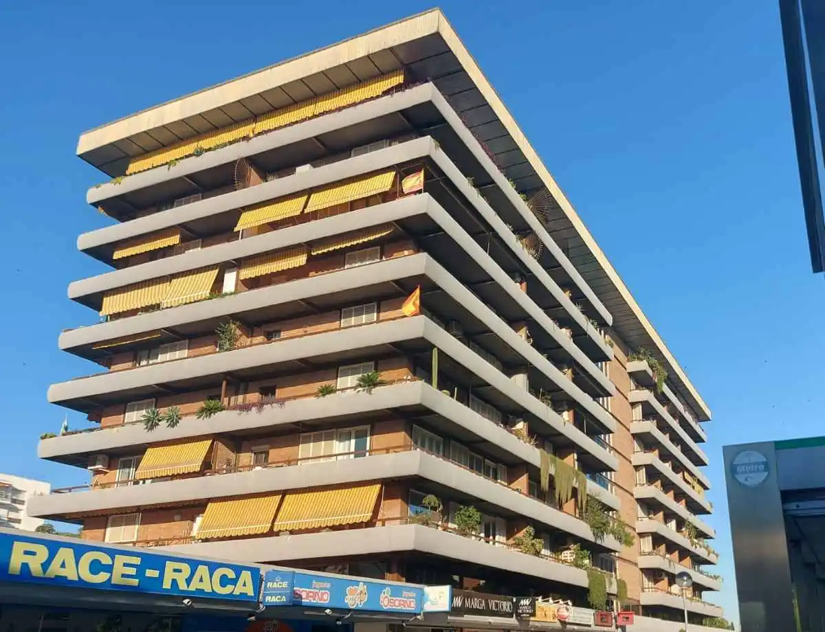 Edificio de pisos en avenida de Eduardo Dato, Nervión