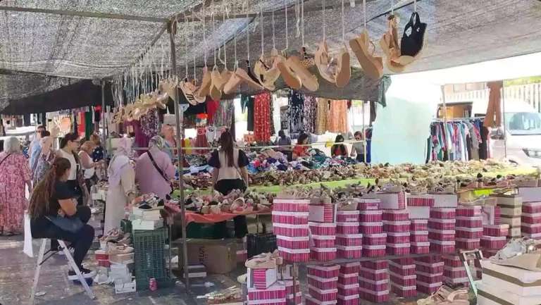 Mercado tradicional del Parque Alcosa