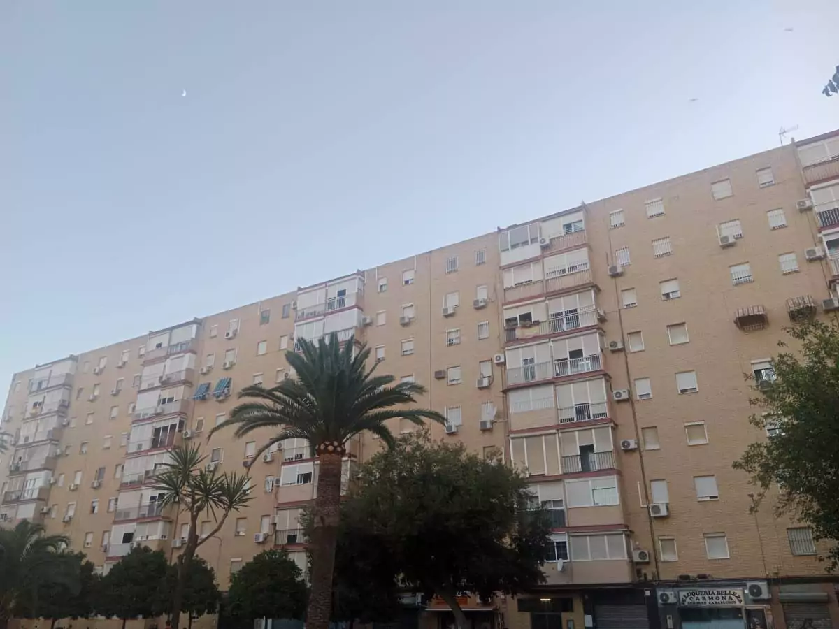 Edificios de apartamentos situados en la Plaza Generalife, Santa Aurelia.