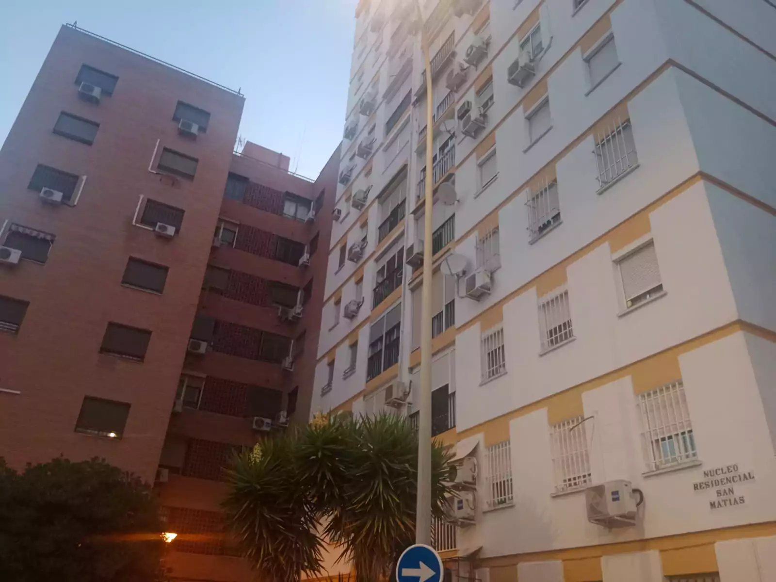 Bloques de pisos en complejo residencial